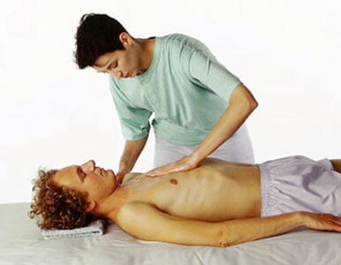 Massage for thoracic osteochondrosis to reduce pain and spasms