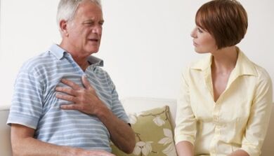 Mild pain in the chest area indicates the second degree of thoracic osteochondrosis